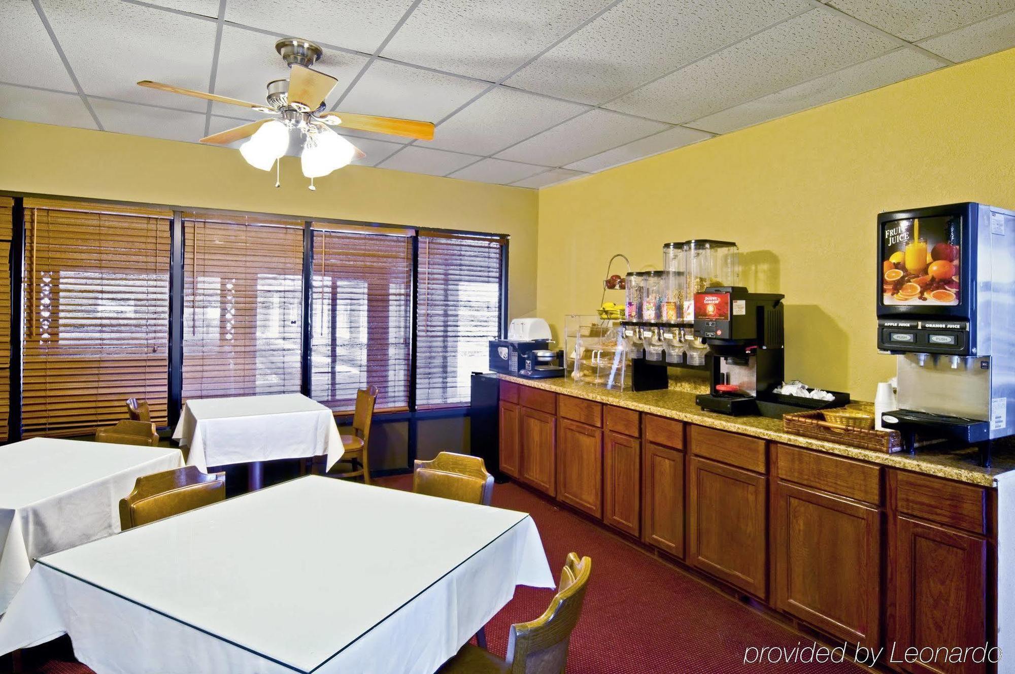 Fairview Inn By Oyo Hesston I-135 Restaurant photo